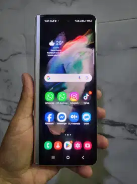 Samsung Z Fold3 5G, Ram 12/256 (Hp Orian, Minus Ky Dipoto, Slbhy Aman)