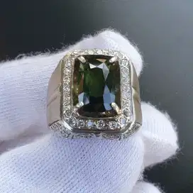 Natural Green Sapphire 4.20 crt
