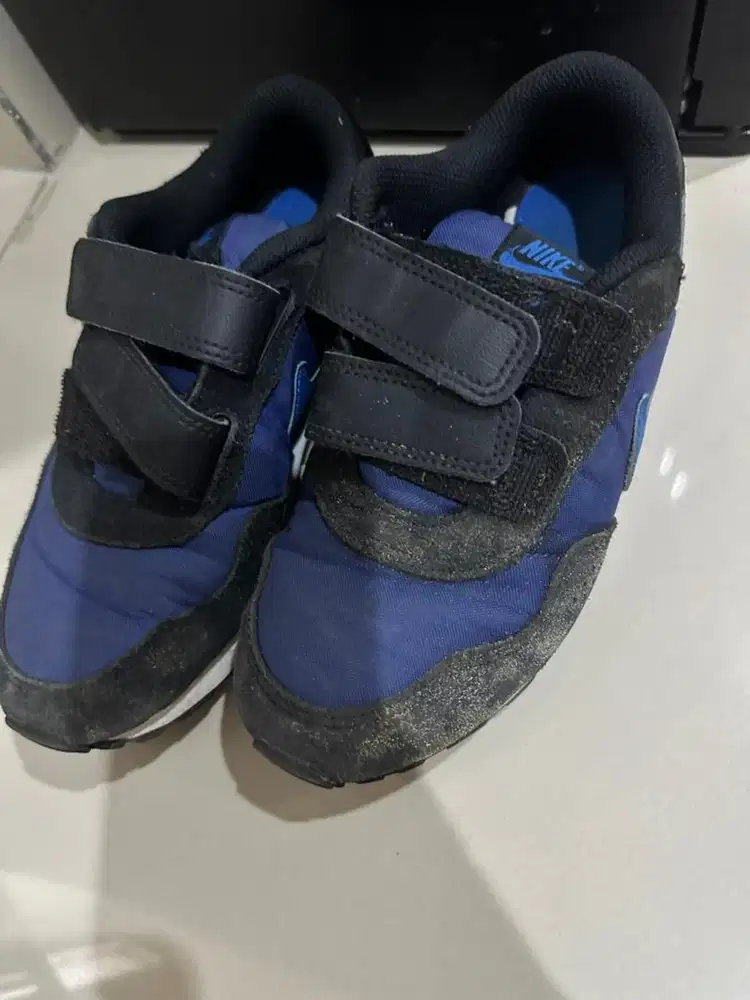 Sepatu anak Nike