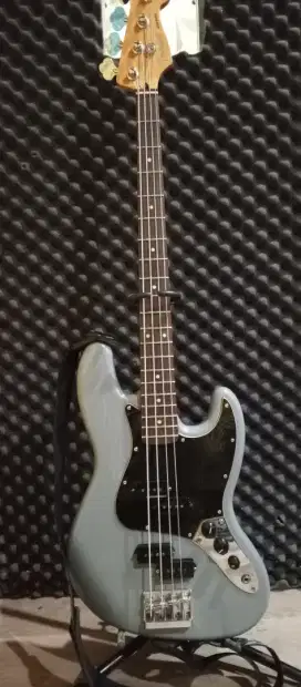 Bass jazz Fender Mexico JB deluxe w/ Precision
