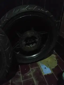 Pelek bekas scorpio