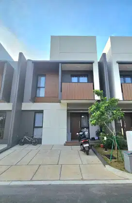 Rumah 2 lantai siap huni di Summarecon Crown Gading  bekasi