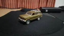 Diecast limited edition 1981 Jeep Wagoneer dan BMW 2002