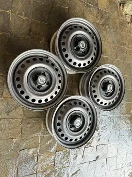 Velg Kaleng R15 4x100 L 5,5