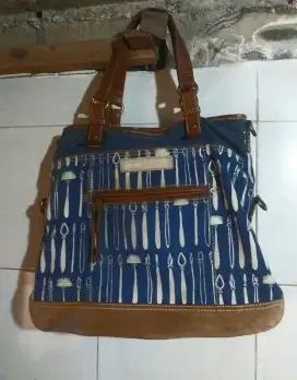 Tas Fossil Vintage Simpanan
Klasik