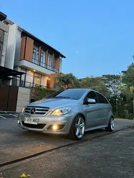 Mercedes-Benz B180 2010 Bensin
