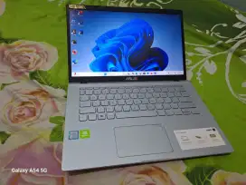 Bismillah dijual laptop Asus core i5 gen 8