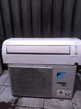 AC second daikin inverter 1/2pk