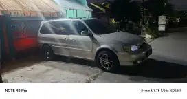 Jual kia carnival bensin thn 2001