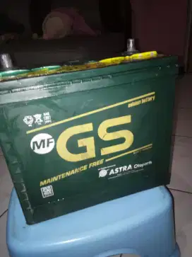 Aki accu mobil merk GS.