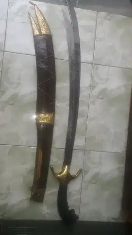 Replika pedang Zulfikar