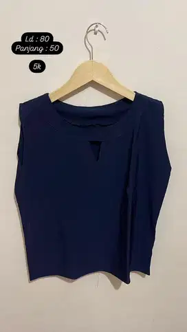 Baju bekas kengsi preloved cantik bahan blouse halus