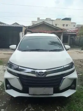 Mobil putih antik