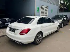 Mercedes-Benz C200 2015 Bensin