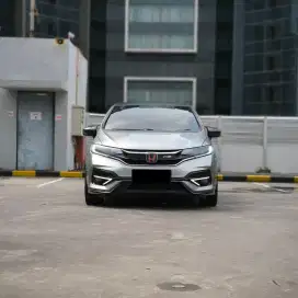 [DP 15 JT] HONDA JAZZ RS AT, MOBIL TERAWAT MULUS, SIAP PAKAI.