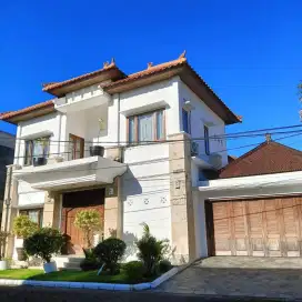 Rumah lux ada pool one gate security jl8mtr sanur dkt icon mall,bypass