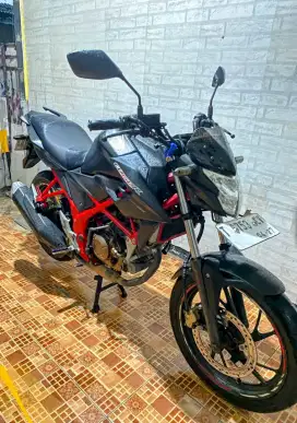 Honda  Cb 150 R