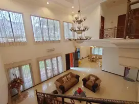 DIJUAL RUMAH DIAN ISTANA JALAN KEMBAR MEWAH BAGUS TERAWAT HIGH SPEC