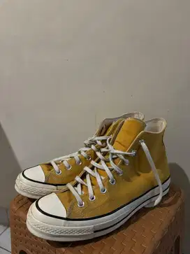 Converse Chuck Taylor Kuning Ukuran 43