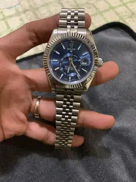 Jam rolex sky dweller