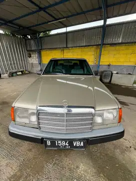 Mercedes Benz E300