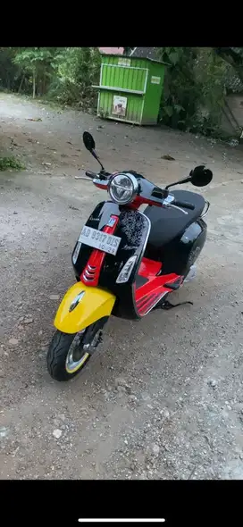 VESPA PRIMAVERA SPESIAL 100th DISNEY