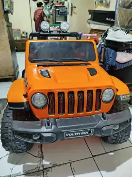 Dijual mobil mainan listrik anak