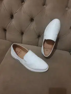 Mulus .authentic sepatu .slip on kontatto size 41