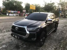 TOYOTA HILUX V 4x4