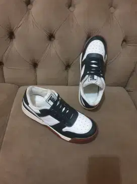 Mulus .authentic sepatu .senakers tods size 41