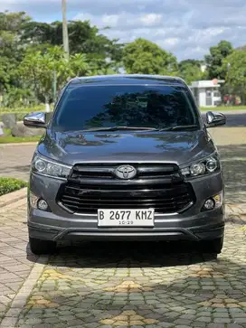 TOYOTA INNOVA VENTURER 2.4 SOLAT AT 2019