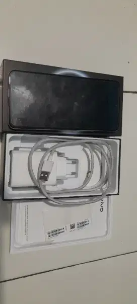 VIVO V50 LITE RAM 8/128 FULL SET MULUS BELUM SEBULAN GARANSI PANJANG