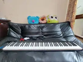 JUAL CPT DIGITAL PIANO 88 TUTS,LIKE NEW, SGT MULUS,NO MINUS. 2 JT NEGO
