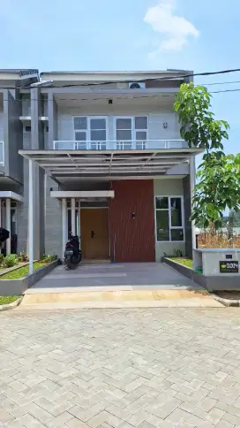 Dikontrakkan / Disewakan Rumah baru 2 Lantai