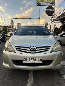 Innova G luxury bensin 2010 matic asli dk
