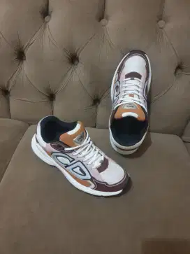 Mulus .authentic sepatu .sneakers dior size 41 fit 40