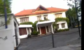 Disewakan Komersial Hook Raya Jemursari – 700 m², Ex Kantor Strategis