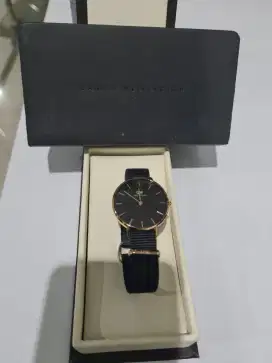 Jam tangan DW (Daniel Wellington)