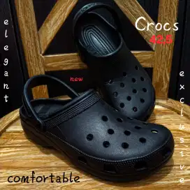 Crocs 42,5 Super Ringan, Elegan, Eksklusif, Nyaman