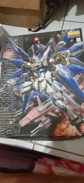 ORIGINAL BANDAI GUNDAM STRIKE FREEDOM MASTER GRADE