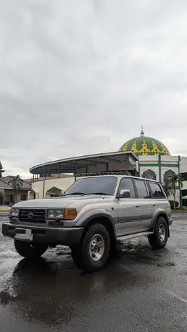 Toyota Landcuiser VXR 80
