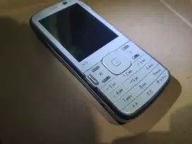 Nokia N79 warna putih abu-abu