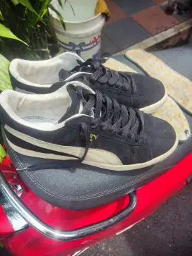 Sepatu Puma Suede Black