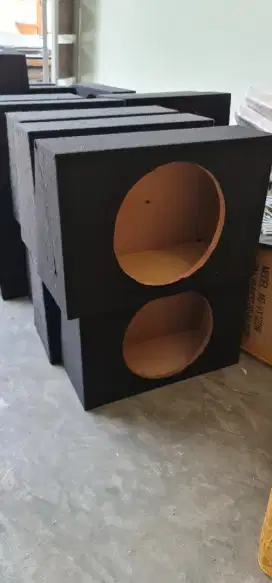 Box audio kotak 12inch bludru