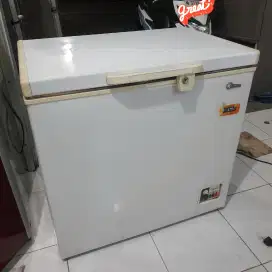 Freezer Box MIDEA 220 Liter . Second . Normal . Bergaransi