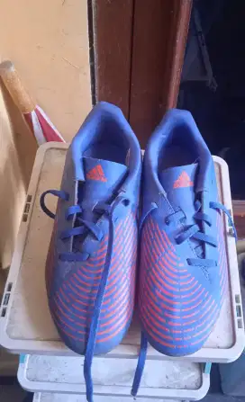 Adidas predator edge 4 warna biru menawan