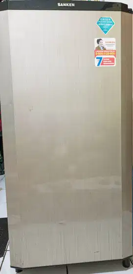 Kulkas 1 pintu merk Sanken kondisi bagus dingin