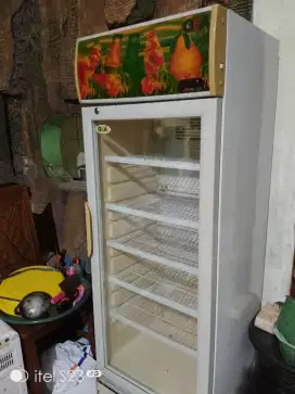 Jual cepat showches jumbo5rak merk GEA  Kondisi istimewa