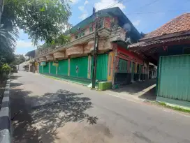 Rumah strategis tengah kota Murah Kauman Pasar kliwon solo