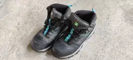 Sepatu Gunung Consina